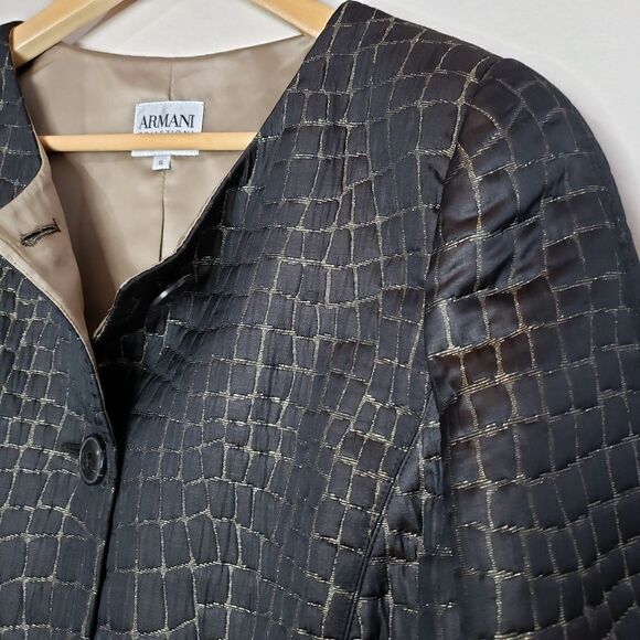 Armani Collezioni Size 12 Black Gold Quilted Print Cropped Spring Fall Jacket - Picture 2 of 13